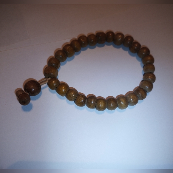 Jewelry Bundle with Necklaces & Bracelets - Picture 3 of 12